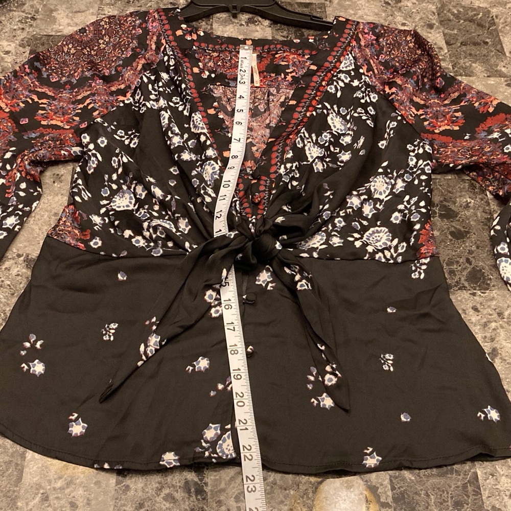 Free People Boho Artsy Multi Back Red Run Free Tunic SZ Med Front Tie Detail - Picture 10 of 15